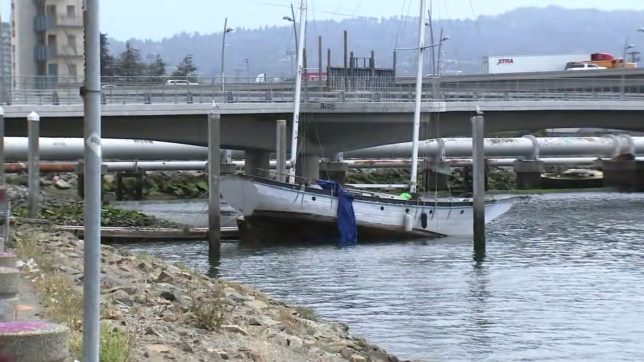 Oakland could soon face fines for illegally docked boats in estuary as efforts to clear it underway