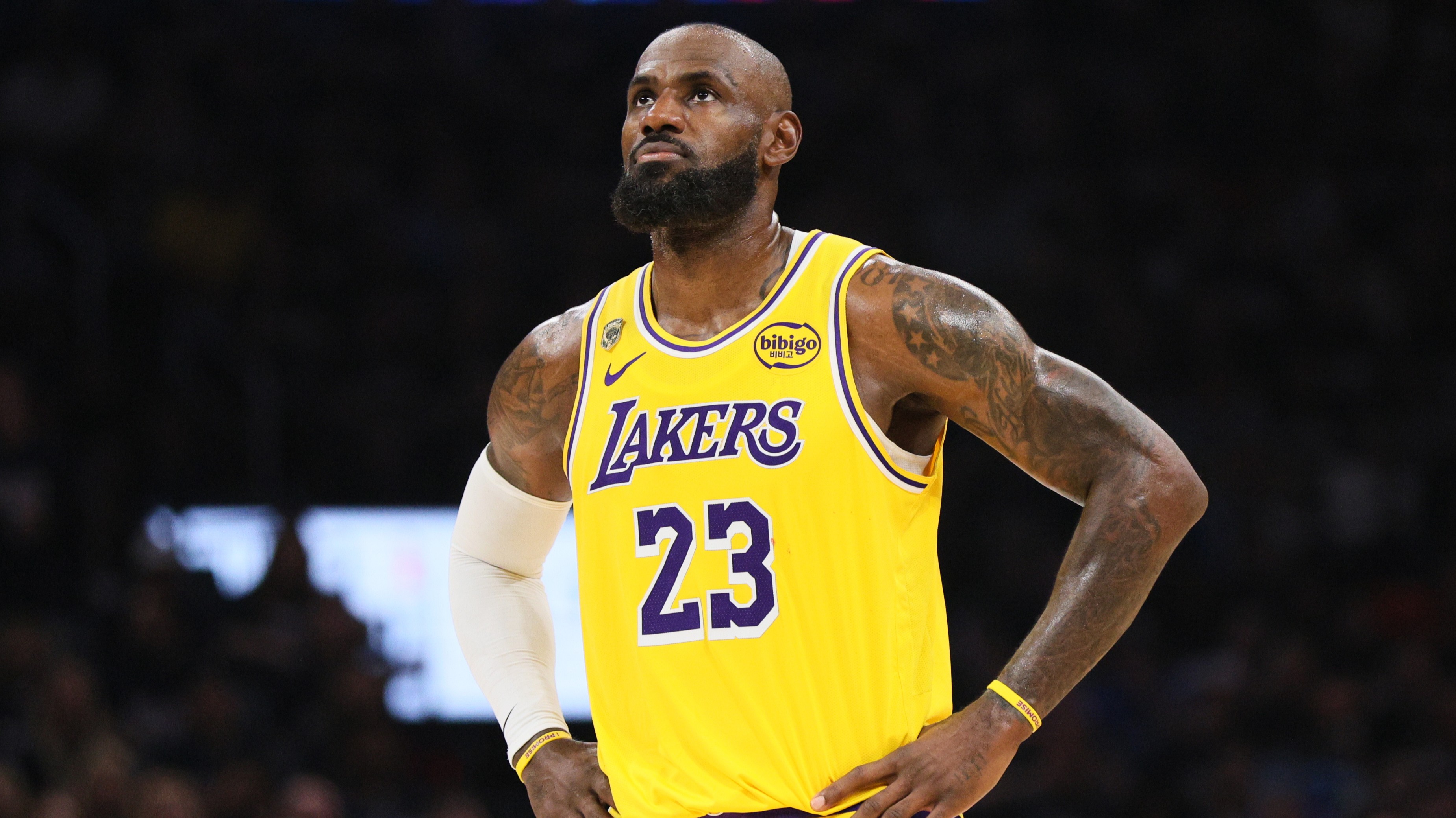 LeBron James informs Lakers he will play elsewhere as Warriors plan to pursue
