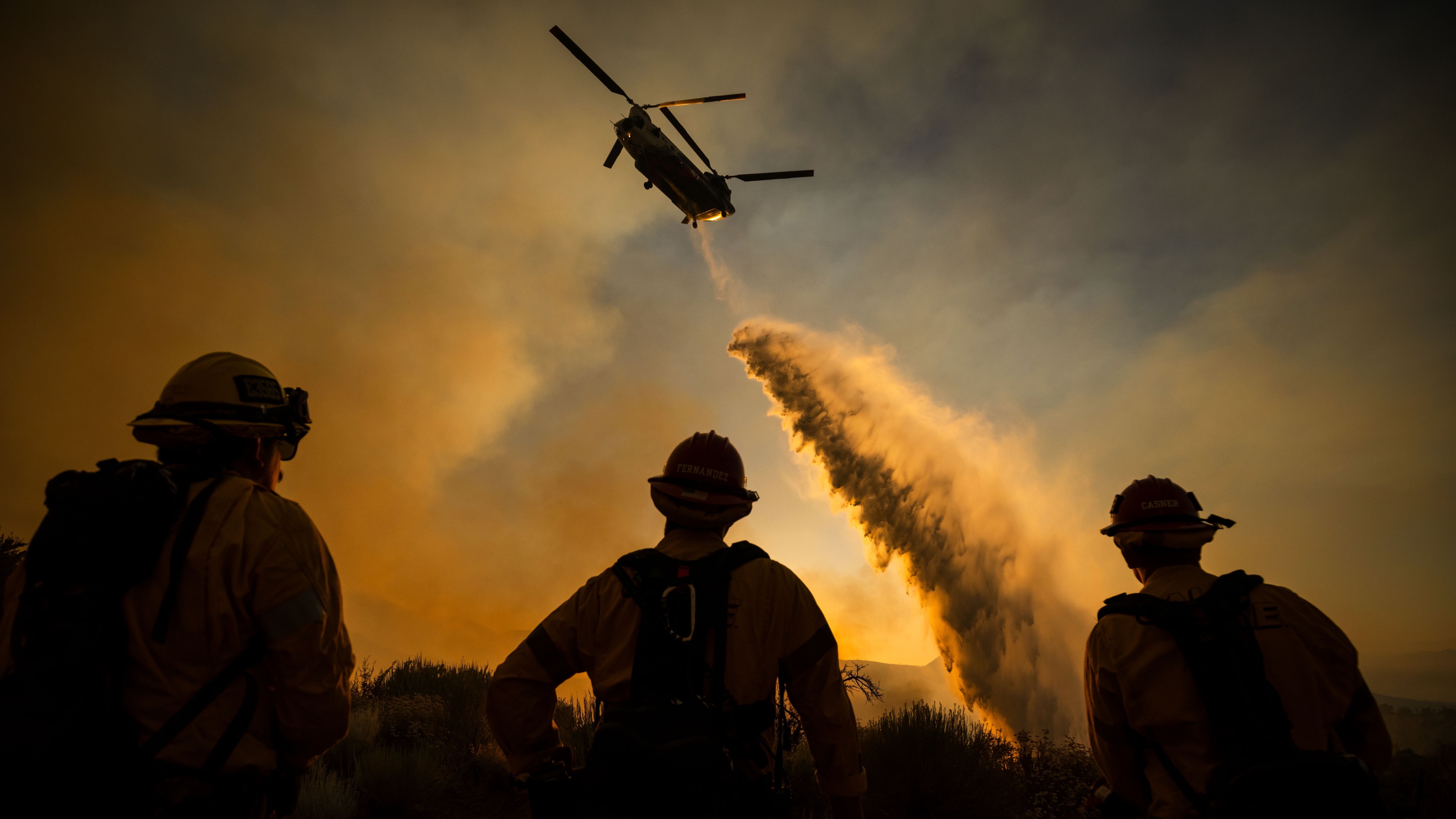 Rapidly growing wildfire in Los Angeles County prompts evacuations in remote high desert