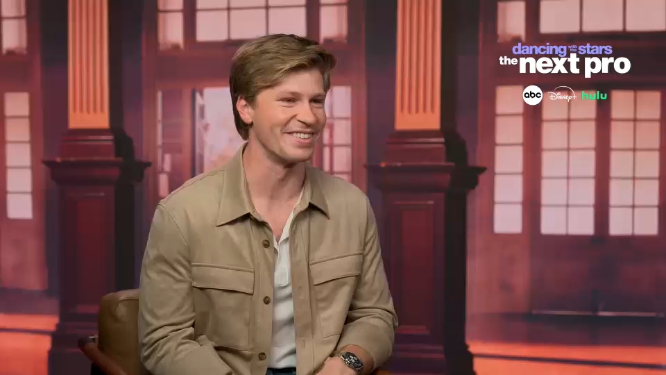 Robert Irwin talks dad's legacy and hosting 'Dancing With the Stars: The Next Pro'