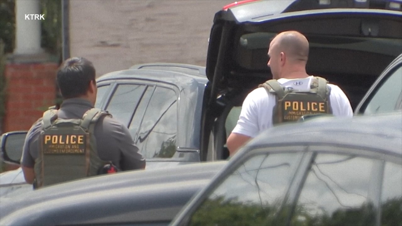 Man fleeing immigration officers in Florida is struck and killed by tractor trailer, police say