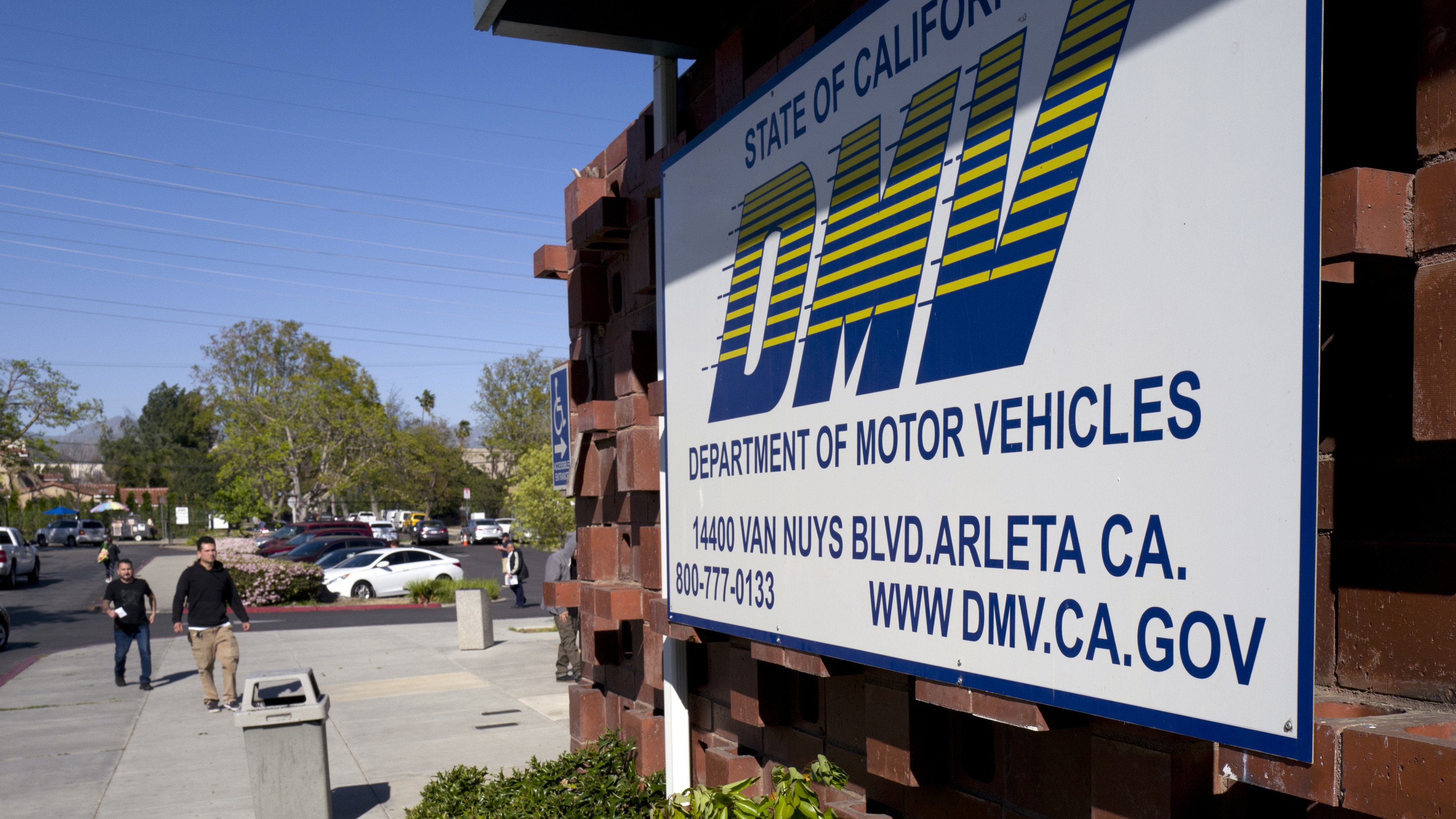 California DMV reportedly suspects thousands of drivers cheated on written tests