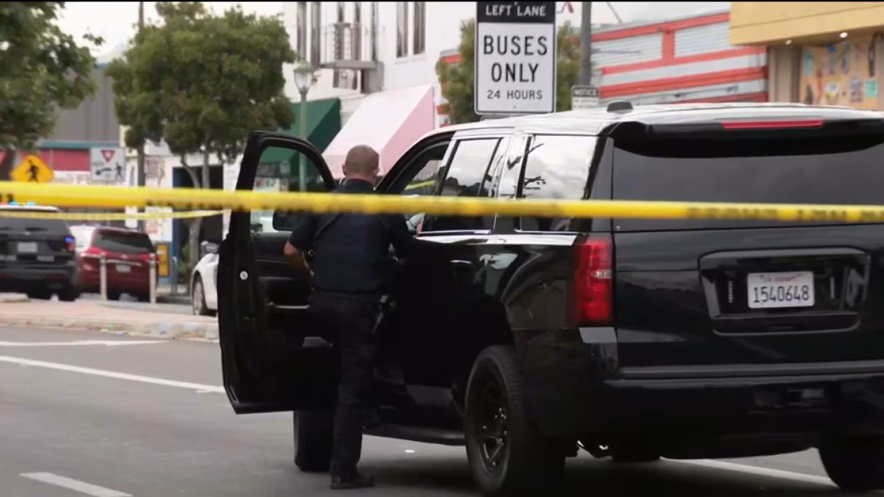 Armed suspect killed in confrontation with Oakland police