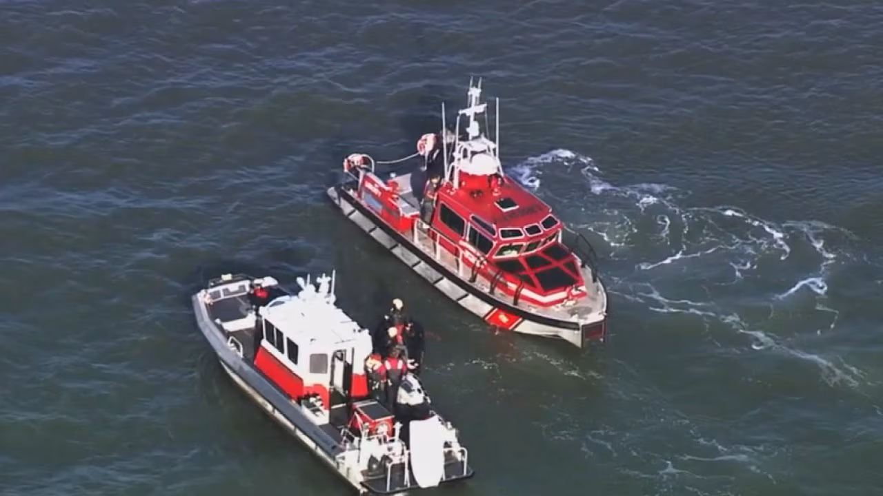 1 killed, 2 missing after pontoon sinks off Alcatraz